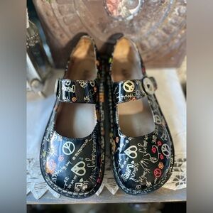 Alegria Paloma Mary Jane shoes Peace & Love patent leather 38 womens 8-8.5